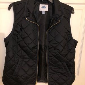 3/$15 Old navy black puffy vest